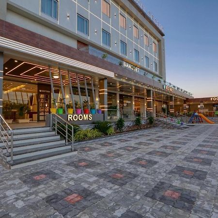 Hotel Decent Unjha Eksteriør billede