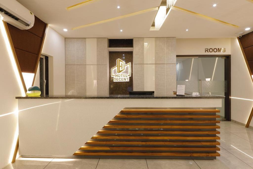 Hotel Decent Unjha Eksteriør billede