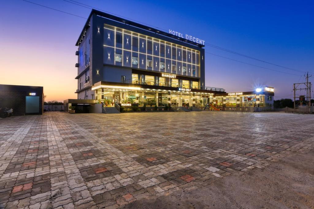 Hotel Decent Unjha Eksteriør billede